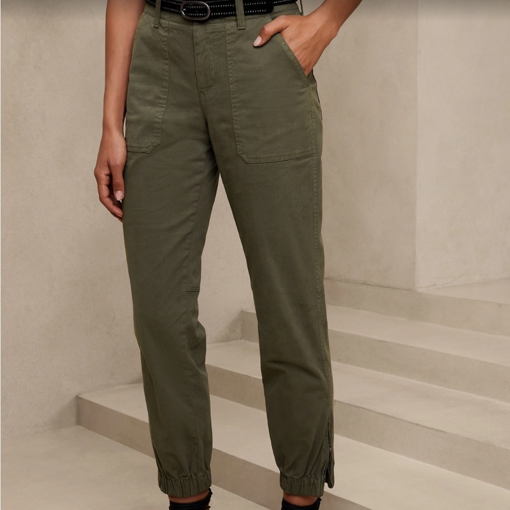 Banana Republic Olive Green Jogger Pants
